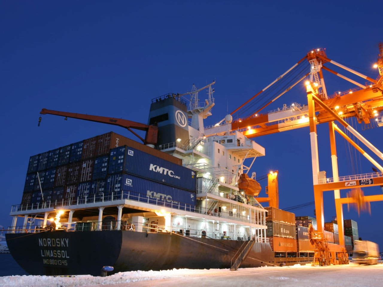 Cargo-Ship-Wallpaper-